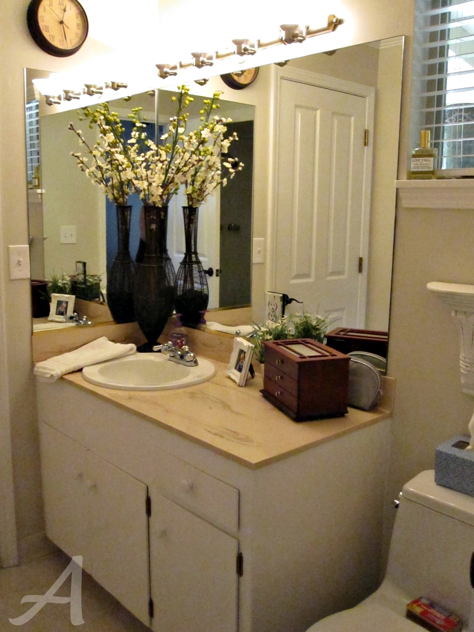 Makeover Updates {Kitchen and Bathroom}