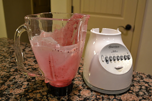 How to clean a blender the FAST and EASY way - Ask Anna