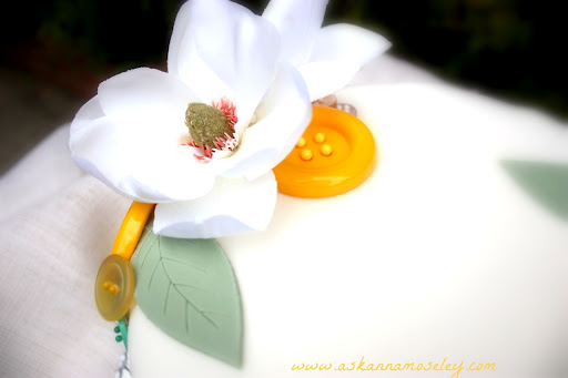 Button cake and a vintage bridal shower - Ask Anna