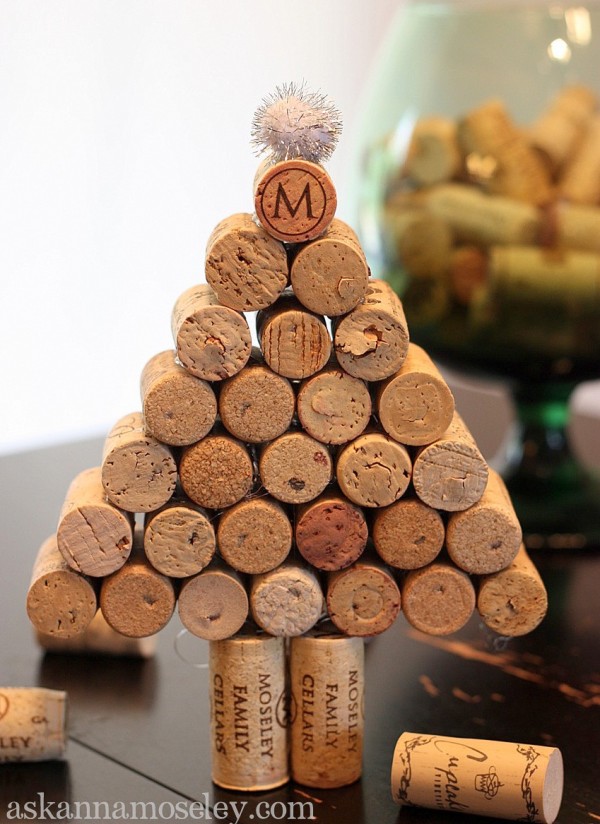 Wine cork Christmas tree tutorial - all you need are some old corks and a hot glue gun, it's easy to make and they make great gifts | Ask Anna