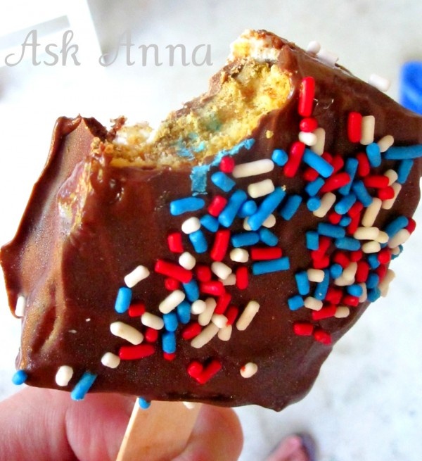 4th of July chocolate covered s'mores