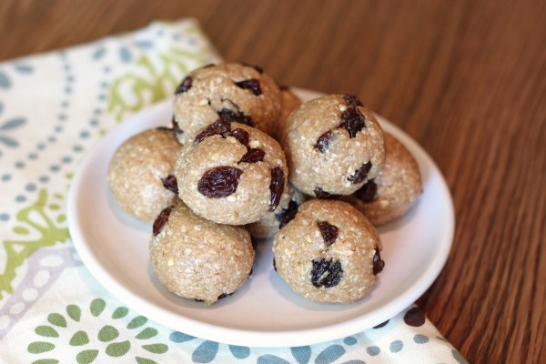 Oatmeal raisin cookie dough bites 