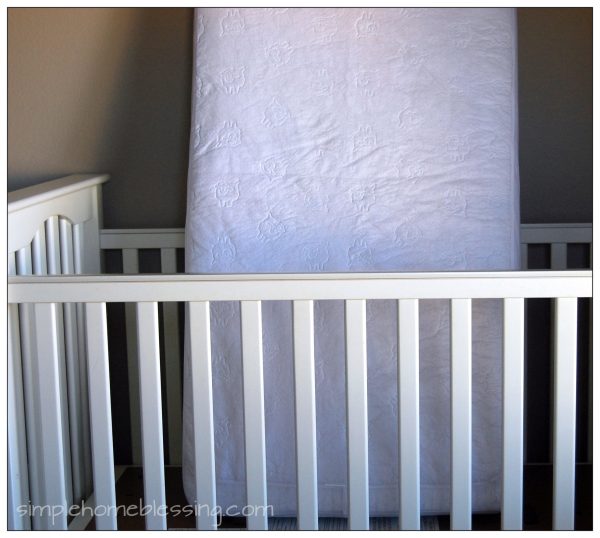 Quick and easy way to change a crib sheet *tutorial*