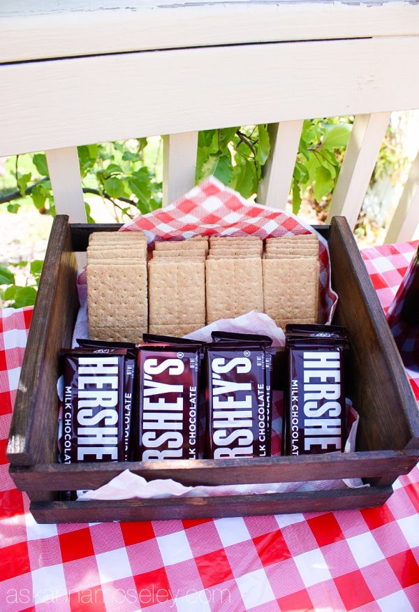 Camping themed party, s'mores bar - Ask Anna