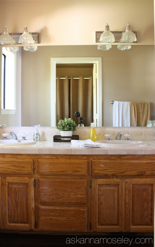 Guest bathroom makeover, before - Ask Anna