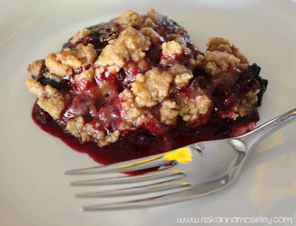 Quick and easy to make berry crumble - Ask Anna