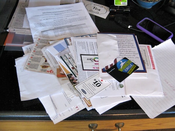 Fast and easy tips for how to organize papers on your kitchen counters