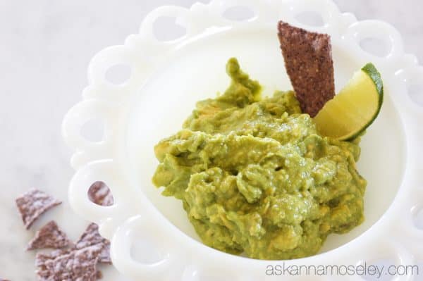 3-ingredient easy and delicious guacamole - Ask Anna