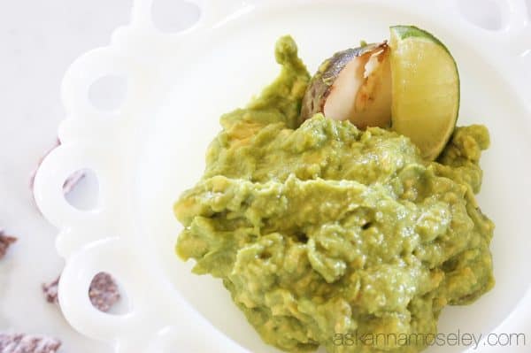 Learn the secret for how to keep guacamole green for up to a couple days! - Ask Anna