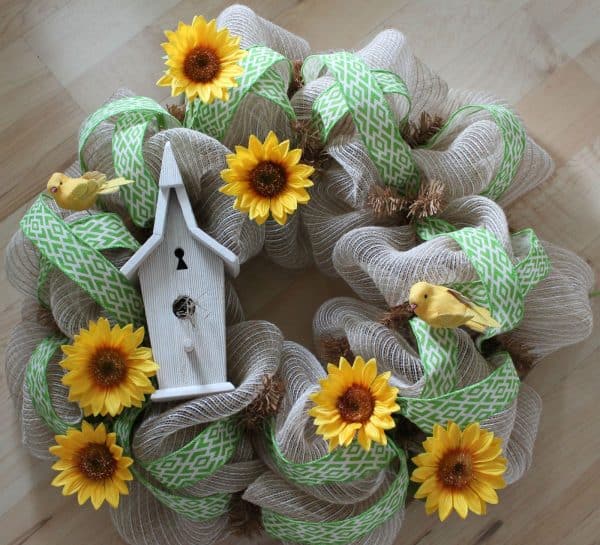 DIY Sunflower birdhouse wreath tutorial 