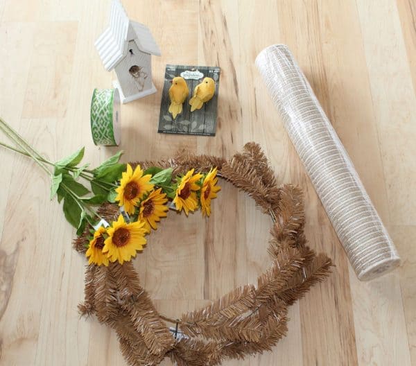 DIY Sunflower birdhouse wreath tutorial 