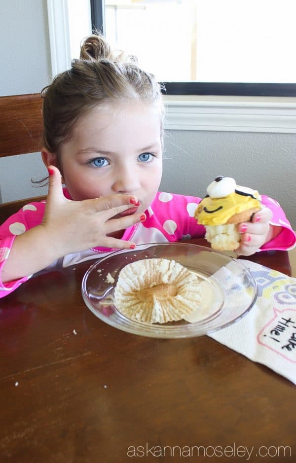 Minion cupcakes to celebrate the new Minion movie coming out in a couple weeks - Ask Anna