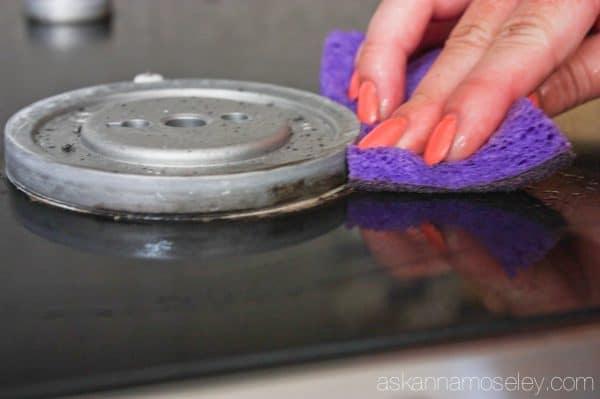 How to quickly and easily clean a stovetop without chemicals - Ask Anna