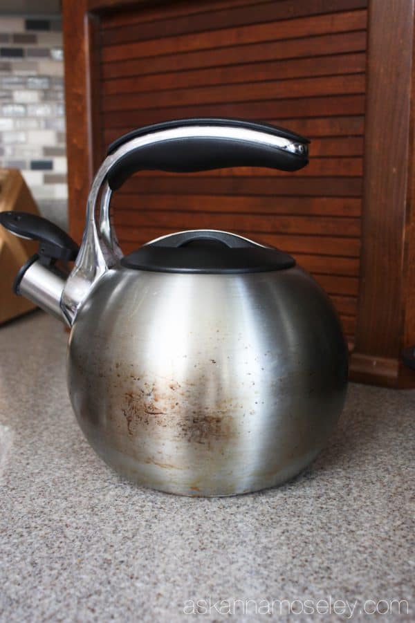 How to quickly and easily clean a teapot without chemicals - Ask Anna