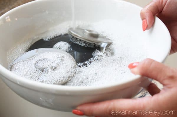 How to quickly and easily clean a stovetop without chemicals - Ask Anna