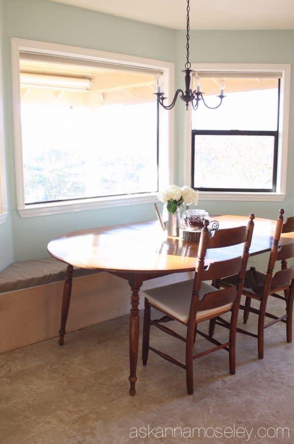 Breakfast nook table - before