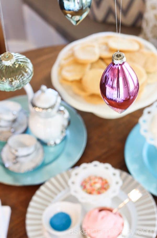 Christmas tea party with vintage flair | Ask Anna