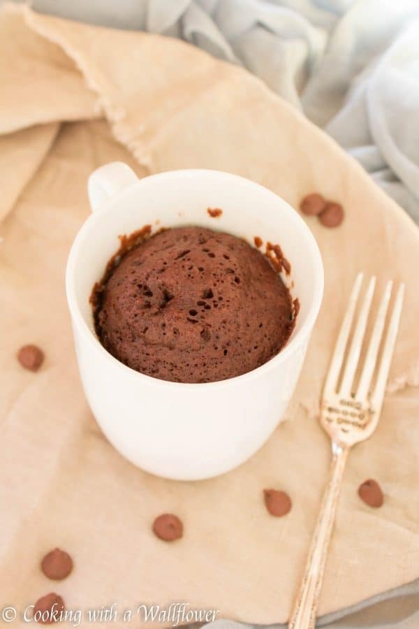 5-minute chocolate mug cake, a quick and easy dessert that's ready to enjoy in less than 5 minutes | Cooking with a Wallflower