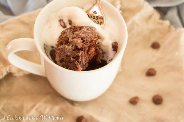 5-minute chocolate mug cake, a quick and easy dessert that's ready to enjoy in less than 5 minutes | Cooking with a Wallflower