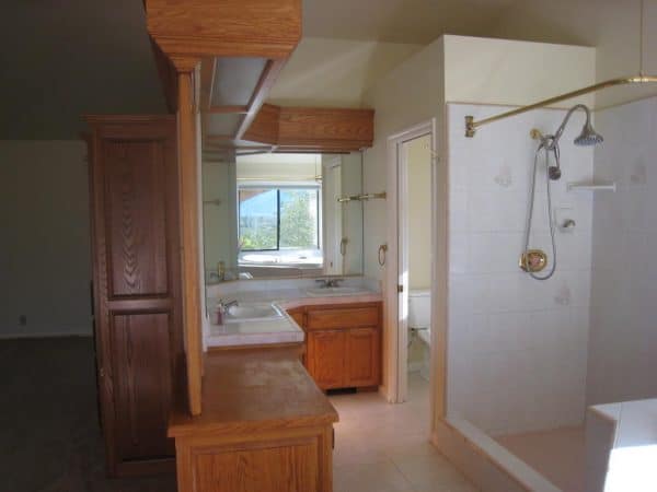 Master bath before 