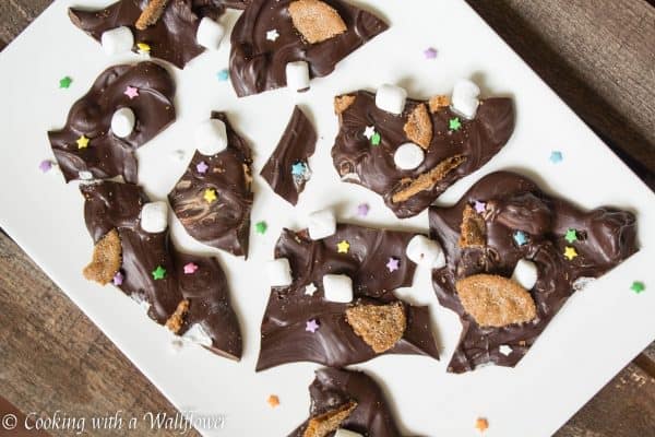 S'mores Bark, easy to make and oh so yummy for kids and grown ups | Cooking with a Wallflower