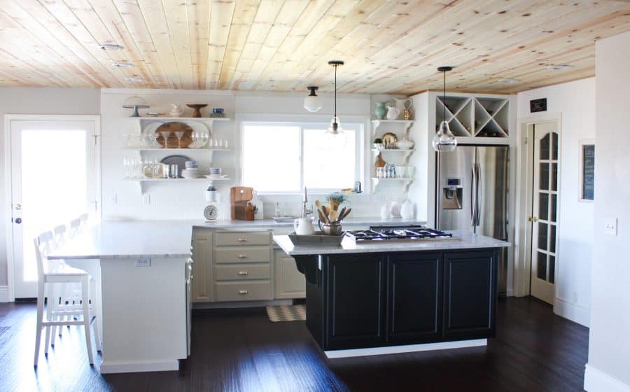 Farmhouse chic kitchen | Ask Anna