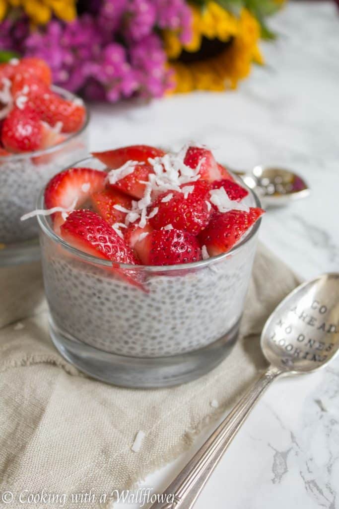 Quick, easy and healthy breakfast idea, this overnight strawberry coconut chia pudding is the best way to start your day | Cooking with a Wallflower