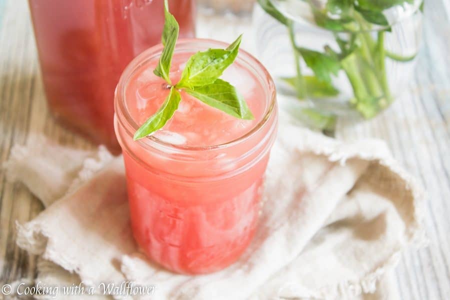 Watermelon juice mixed with hibiscus tea, topped with club soda, this watermelon hibiscus sparkling soda is delicious, refreshing and perfect for those warm summer afternoons | Cooking with a Wallflower