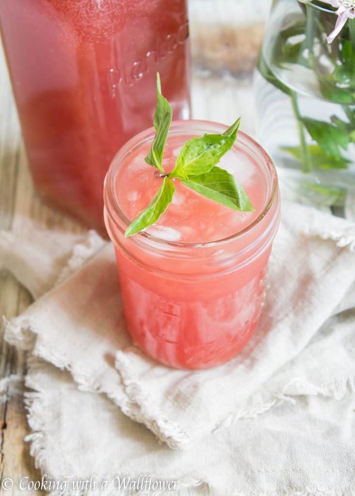 Watermelon juice mixed with hibiscus tea, topped with club soda, this watermelon hibiscus sparkling soda is delicious, refreshing and perfect for those warm summer afternoons | Cooking with a Wallflower