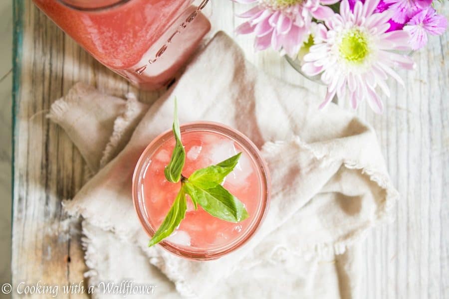 Watermelon juice mixed with hibiscus tea, topped with club soda, this watermelon hibiscus sparkling soda is delicious, refreshing and perfect for those warm summer afternoons | Cooking with a Wallflower