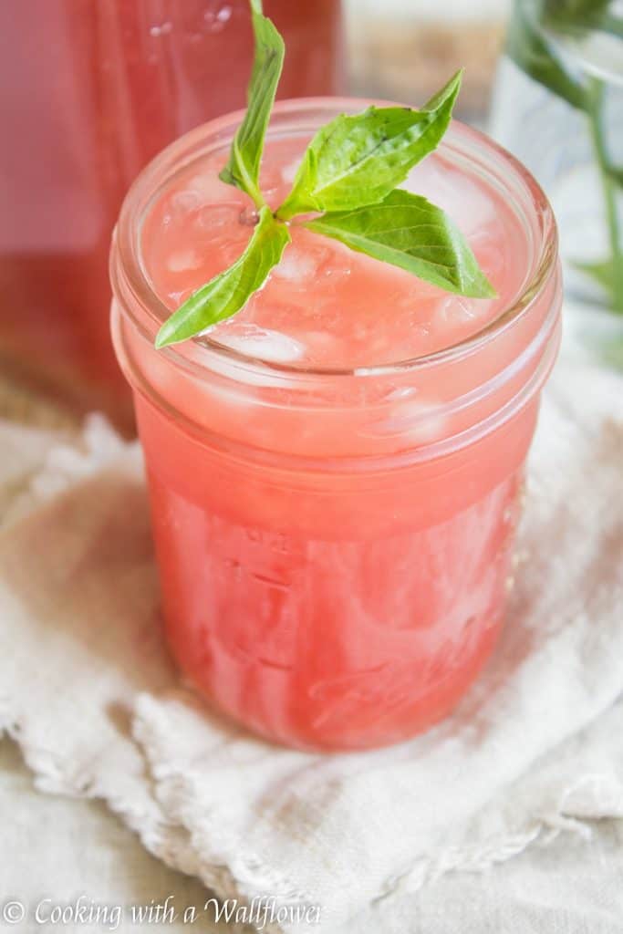 Watermelon juice mixed with hibiscus tea, topped with club soda, this watermelon hibiscus sparkling soda is delicious, refreshing and perfect for those warm summer afternoons | Cooking with a WallflowerWatermelon juice mixed with hibiscus tea, topped with club soda, this watermelon hibiscus sparkling soda is delicious, refreshing and perfect for those warm summer afternoons | Cooking with a Wallflower