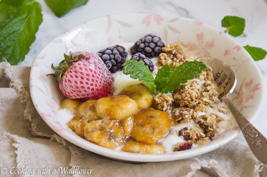 Caramelized Banana Honey Greek Yogurt Bowl